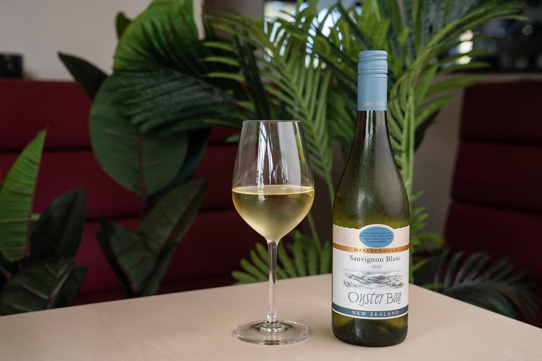 Featured image for “New Zealand’s Finest: Oyster Bay Sauvignon Blanc at Eagle Tavern”